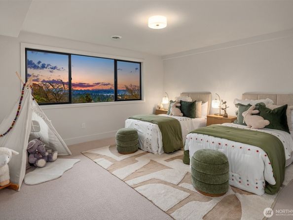 2627 96th Avenue NE, Clyde Hill WA 98004