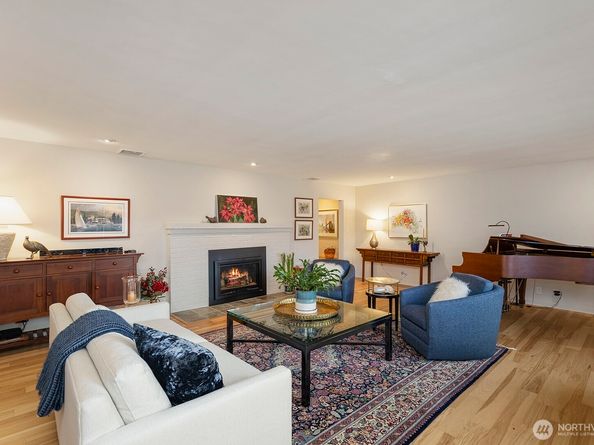 18440 Fjord Drive NE, Poulsbo WA 98370