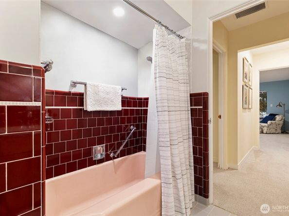 18440 Fjord Drive NE, Poulsbo WA 98370