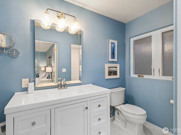 18440 Fjord Drive NE, Poulsbo WA 98370