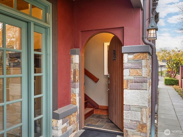 18440 Fjord Drive NE, Poulsbo WA 98370