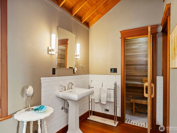 18440 Fjord Drive NE, Poulsbo WA 98370