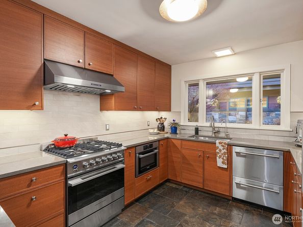 18440 Fjord Drive NE, Poulsbo WA 98370