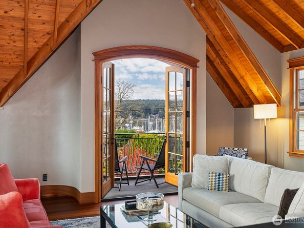 18440 Fjord Drive NE, Poulsbo WA 98370