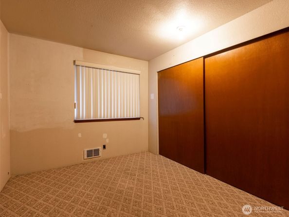 928 N 98th Street, Seattle WA 98103