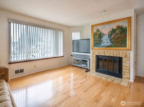 928 N 98th Street, Seattle WA 98103