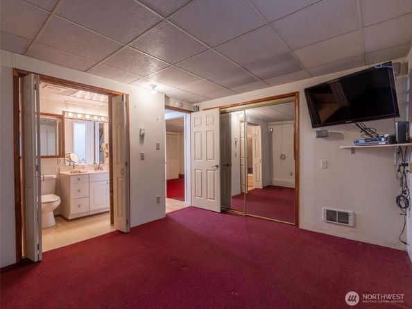 928 N 98th Street, Seattle WA 98103