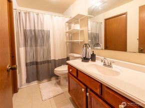 928 N 98th Street, Seattle WA 98103