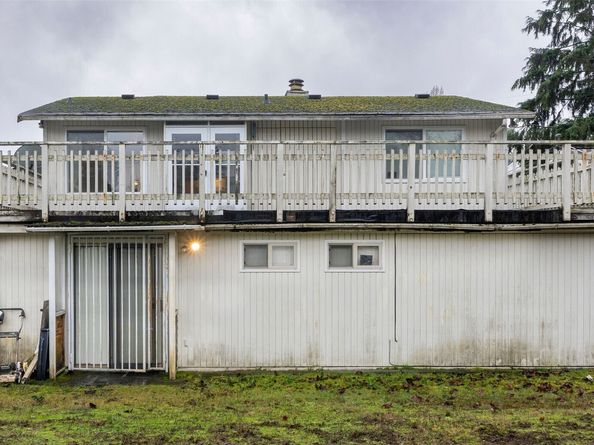 928 N 98th Street, Seattle WA 98103