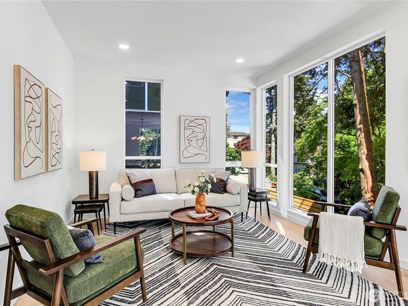 627 B W Emerson Street, Seattle WA 98119