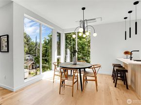 627 B W Emerson Street, Seattle WA 98119