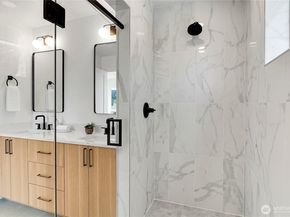 627 B W Emerson Street, Seattle WA 98119