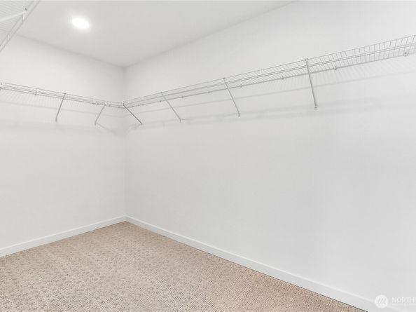 627 B W Emerson Street, Seattle WA 98119