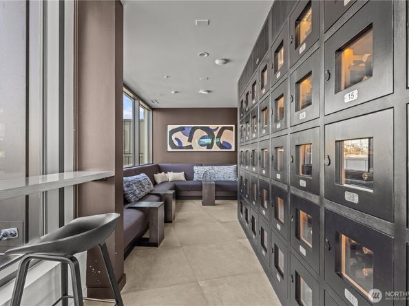 590 1st Avenue S 715, Seattle WA 98104