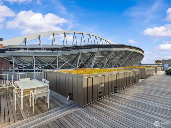 590 1st Avenue S 715, Seattle WA 98104