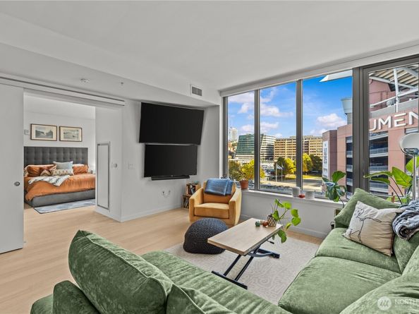 590 1st Avenue S 715, Seattle WA 98104