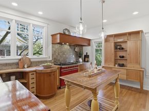 908 15th Avenue E, Seattle WA 98112