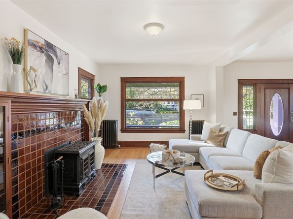 908 15th Avenue E, Seattle WA 98112