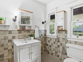 908 15th Avenue E, Seattle WA 98112