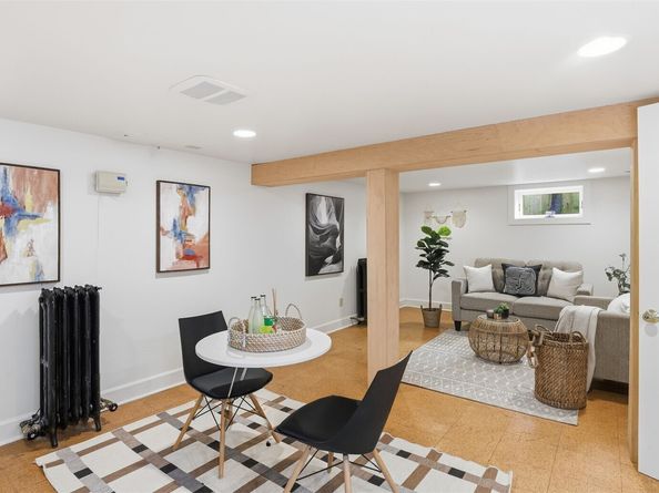 908 15th Avenue E, Seattle WA 98112