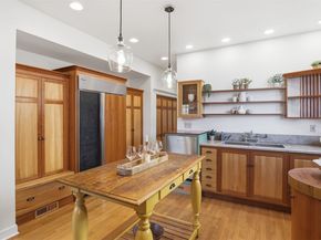 908 15th Avenue E, Seattle WA 98112