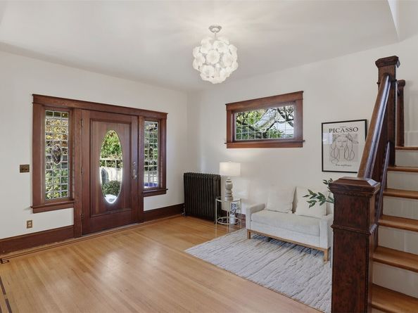 908 15th Avenue E, Seattle WA 98112