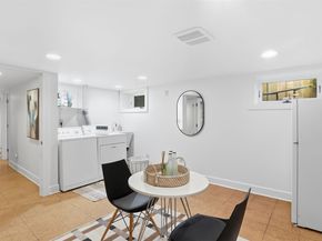 908 15th Avenue E, Seattle WA 98112