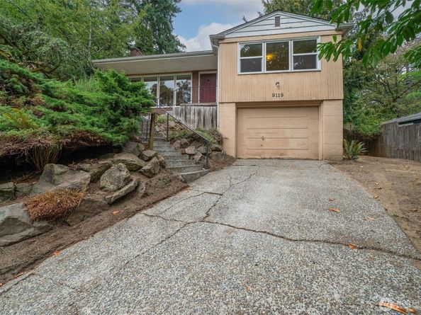9119 17th Avenue NE, Seattle WA 98115