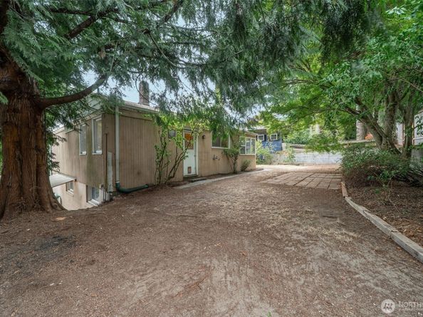 9119 17th Avenue NE, Seattle WA 98115