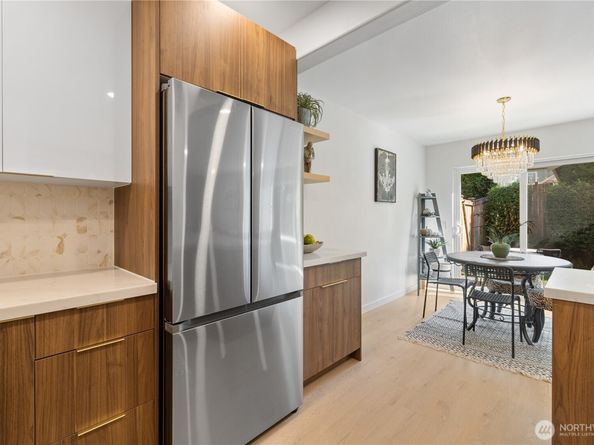 19718 76th Avenue W C, Lynnwood WA 98036