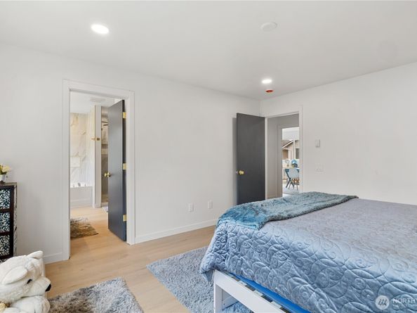 19718 76th Avenue W C, Lynnwood WA 98036