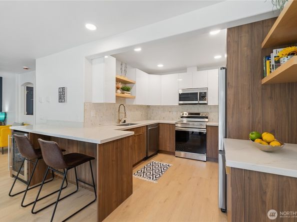 19718 76th Avenue W C, Lynnwood WA 98036