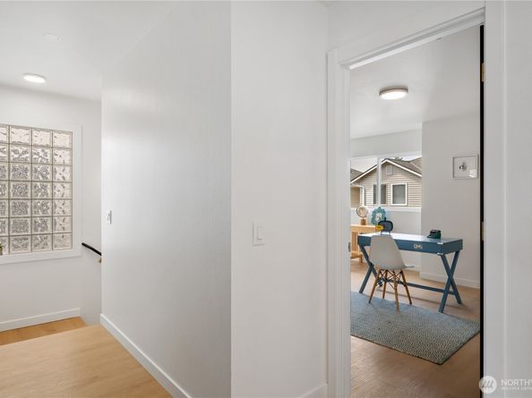 19718 76th Avenue W C, Lynnwood WA 98036