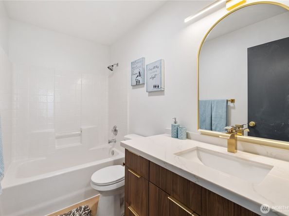 19718 76th Avenue W C, Lynnwood WA 98036