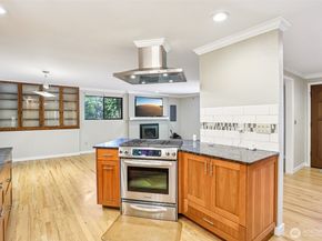 19708 35 Avenue NE, Lake Forest Park WA 98155