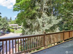 19708 35 Avenue NE, Lake Forest Park WA 98155
