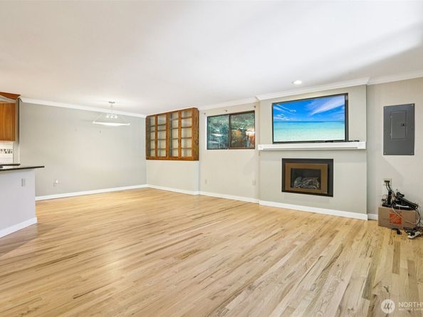 19708 35 Avenue NE, Lake Forest Park WA 98155