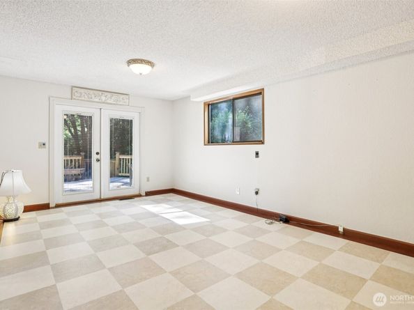 19708 35 Avenue NE, Lake Forest Park WA 98155