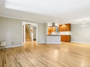 19708 35 Avenue NE, Lake Forest Park WA 98155