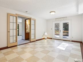 19708 35 Avenue NE, Lake Forest Park WA 98155