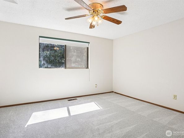 19708 35 Avenue NE, Lake Forest Park WA 98155