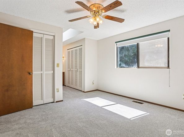 19708 35 Avenue NE, Lake Forest Park WA 98155