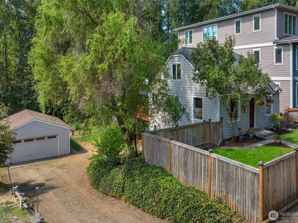 18011 83rd Avenue NE, Kenmore WA 98028
