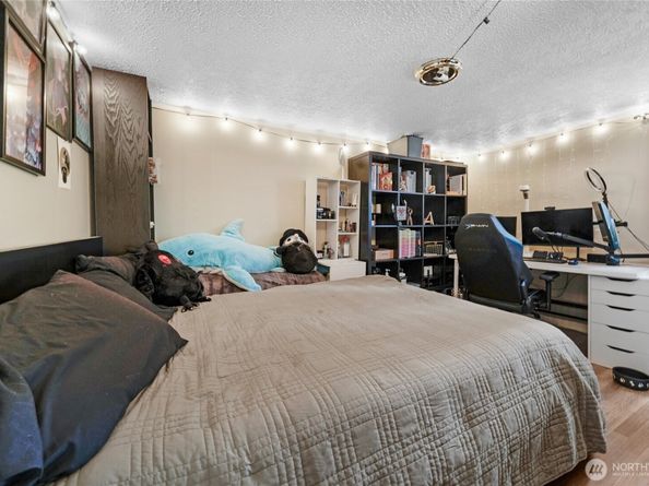 18011 83rd Avenue NE, Kenmore WA 98028