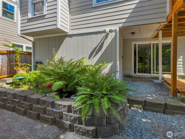 18011 83rd Avenue NE, Kenmore WA 98028
