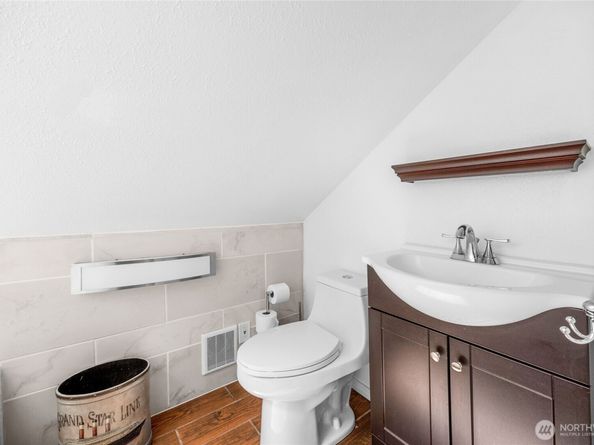 18011 83rd Avenue NE, Kenmore WA 98028