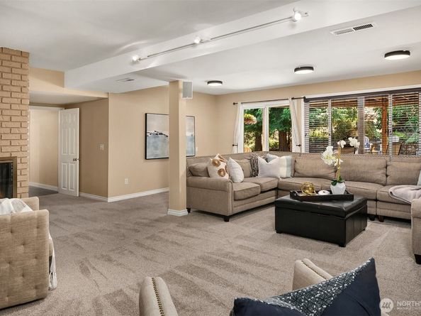15815 SE 43rd Place, Bellevue WA 98006