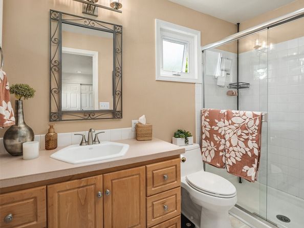 15815 SE 43rd Place, Bellevue WA 98006