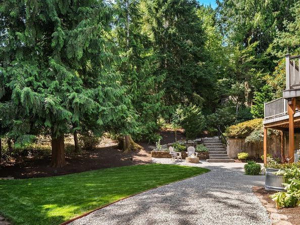 15815 SE 43rd Place, Bellevue WA 98006