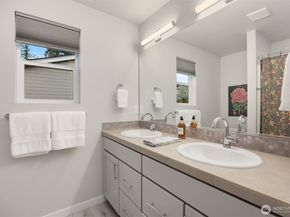 17787 Sunrise Ridge Avenue NE, Poulsbo WA 98370